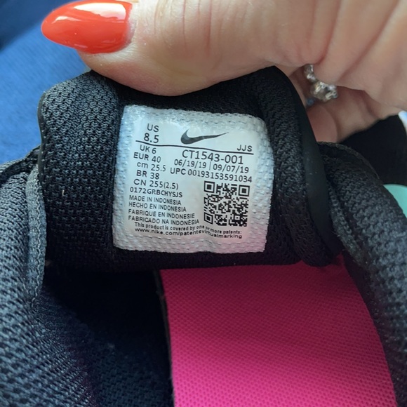 Nike Air Sneakers - Picture 5 of 5